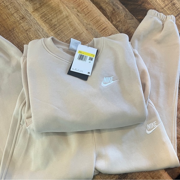 Nike Sportswear Club Fleece Big Kids' Oversized Sweatshirt/Joggers set - Picture 1 of 9